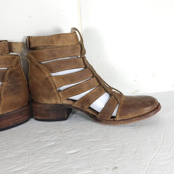 FREEBIRD BY STEVEN Women's Stone US 7M Brown Leather Distressed Cut Out Booties - Picture 7 of 14